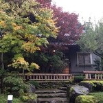 山荘無量塔 - 木立に囲まれた宿泊棟「昭和の別荘」