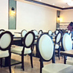 研修所の食堂のような雰囲気