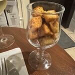 オステリア ダ アダ - ガーリックラスク