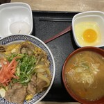 吉野家 - 料理写真:月見牛とじ丼と豚汁