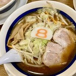 8番らーめん - 小さな野菜ラーメン（醬油）