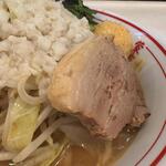 蒙古タンメン中本 - 厚切りで超柔らか仕上げのチャーシュー