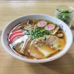 河崎屋 - 中華そば　チャーシュー３枚追加(金曜限定)