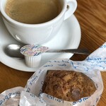 ラ・フーガス - 国産小麦の塩シュークリーム、ブレンドコーヒー