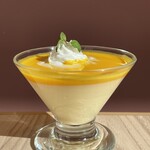 カフェ&ダイニング アーチ HIBIYA - ミルクプリンとかぼちゃのクリームソース