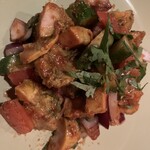 ネパール&インド料理 Manakamana - チキンチャート(冷菜:チキンのスパイシートマト和え)