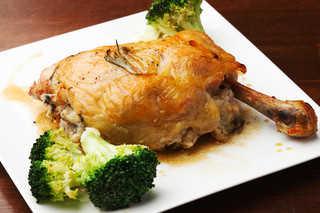 Kitchen Doromamire - 骨付き鳥もも肉ローストチキン