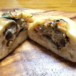 リベルテ・パティスリー・ブーランジェリー - パングルモンシャンピニオン断面