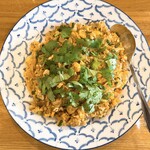 タイ屋台料理ヌードル＆ライス TUKTUK - トムヤムチャーハン（パクチー付）　ライス少なめ