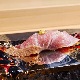 京都の老舗で修行◆大将が手がける鮨と京懐石の魅力