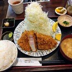 嬉嬉豚とんかつ 「君に、揚げる。」 池袋本店 - 