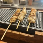 とり皮屋　勝軍 - 右側…ダルムも2本！