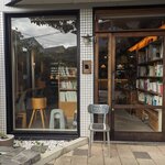 book cafe DOOR - 入り口