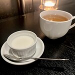 焼肉牛印 - 白いコーヒープリン・コーン茶