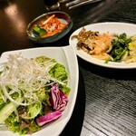 焼肉牛印 京橋エドグラン店 - キムチ・ナムル・チョレギサラダ