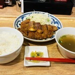 炙り牛たん 万 - 