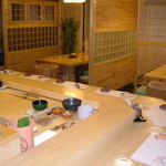 Sendagi Sushiryuu - テーブル席もあります。
