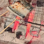 囲炉裏料理 うな革 和なり - 自分で焼く鰻咲