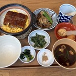 魚金大食堂HARUMI FLAG - 鰻土鍋と肉豆腐の定食