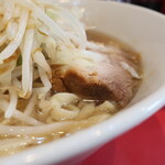 ラーメン二郎 - 豚の厚み