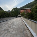 323005976 - 離れのアプローチ