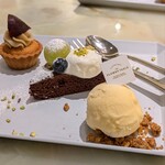 bistrocafe THE FLOWER TABLE - 