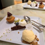 bistrocafe THE FLOWER TABLE - 