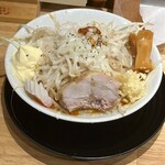 麺's world 豊二郎 - もやしたっぷりで美味しそう