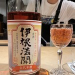 COPPIE - 伊根は甘口の冷や。ワインのロゼやんか！と思い一口含むと…やっぱりロゼワインや！しかしジワッと米の味わいが広がります。「なんじゃこりゃ」っちゅう感じです。味わい深く美味い！