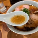 中華そば しば田 - 旨味の強いスープ。カエシなのか甘味を感じます。