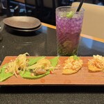 GINGER GRASS modern thai vietnamese - BITES エゴマの葉っぱにマグロと青パパイヤを乗せて