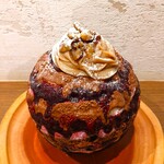 京かき氷 つみき - 氷の中には、きざみ栗が入っていて、きざみ栗は柔らかくって、栗の味わい、旨みを感じられて美味しかった～!! 底のミルクシロップによって、ミルキーな味わいになったが、最後までマロンとチョコの濃厚な甘さを強く感じた～!!( ^o^)ﾉ