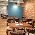 京かき氷 つみき - 店内テーブル席の様子～!!( ^o^)ﾉ