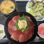 マグロ丼定食