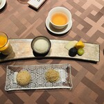 中国料理 翆陽 - 何度でも言おう　胡麻団子と杏仁豆腐は
      中華文明のTOPテンにはいる偉大なる発明だと
      僕は常々思っています　政治・思想はアレですけど
      ※今回、杏仁豆腐は出ませんでしたヽ(；▽；)ノ