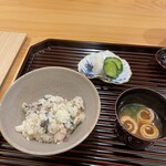 料理屋そうびき - 秋刀魚の炊き込みご飯