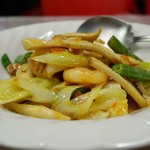 天心 - 料理写真:海老とエリンギ　上海蟹ミソ炒め