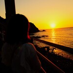 越乃Shu＊Kura - 夕日に感動中の妻