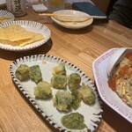 大衆食堂 てんぐ大ホール - アボカドの天ぷら。スパーリングワインのお供にしました。