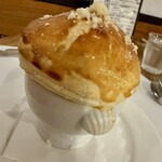 Bistro Mon. Chemin - 信州産天然きのこと鱧（ハモ）のコンソメスープ、パイ包み