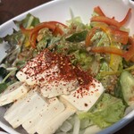 韓国料理 イチサン - 焙煎胡麻ドレッシングの豆腐サラダ
