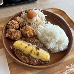 びっくりドンキー ポケットキッチン - 料理写真:ハンバーグ&鶏唐揚げディッシュ٩(*´ω`*)و