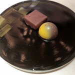 銀座 レカン - 余韻②コーヒーとナッツの　プラリネのショコラ＆柚子のチョコレート