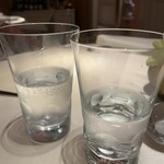 銀座 レカン - ガスあり・ガスなしミネラルウォーター（価格不明）