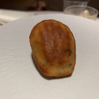 銀座 レカン - タジャスカオリーブのマドレーヌ