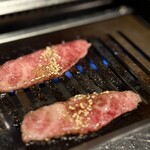 焼肉USON - カルビが唯一1番脂が多くてちょうどいいです！