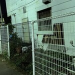 ららららーめんや - ここには面白い品揃えの自販機があったのに。店とともに去りぬ。