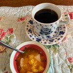 태국 요리 톰얌쿤 - 食後のデザートとコーヒー付き