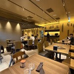 パティスリー＆カフェ デリーモ - 店内