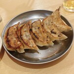 大衆餃子酒場 わいず家 - 